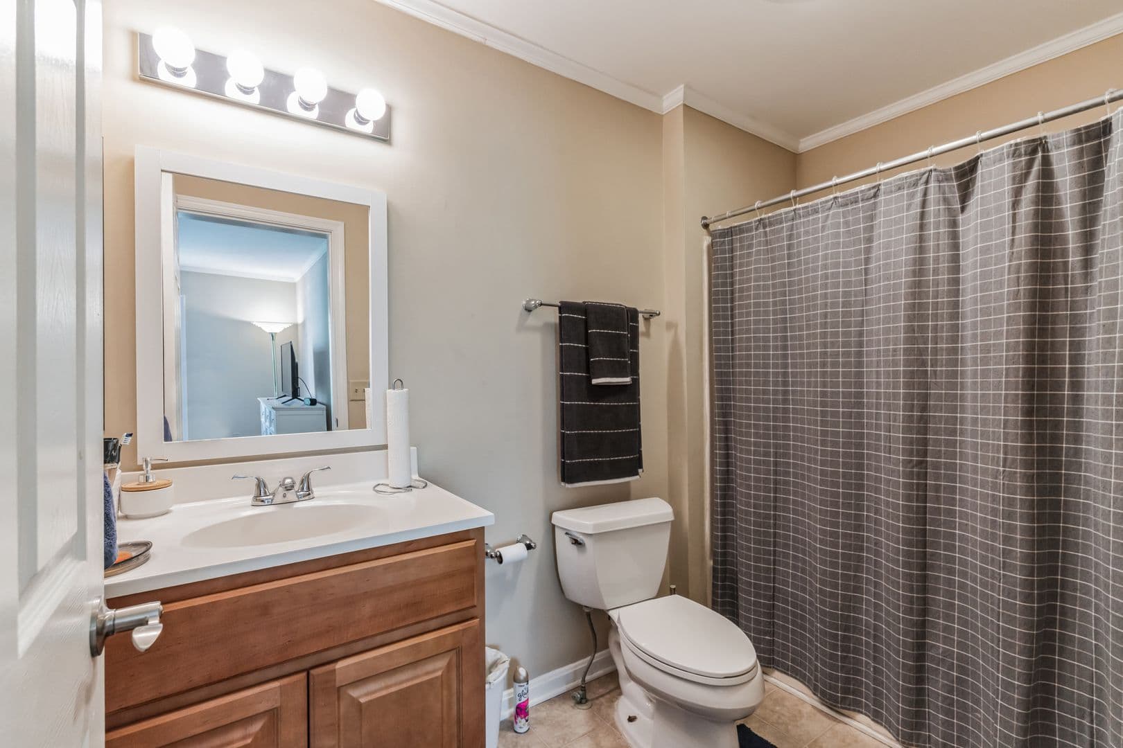 Greenwood Apartment: 101 Seachase Lane
