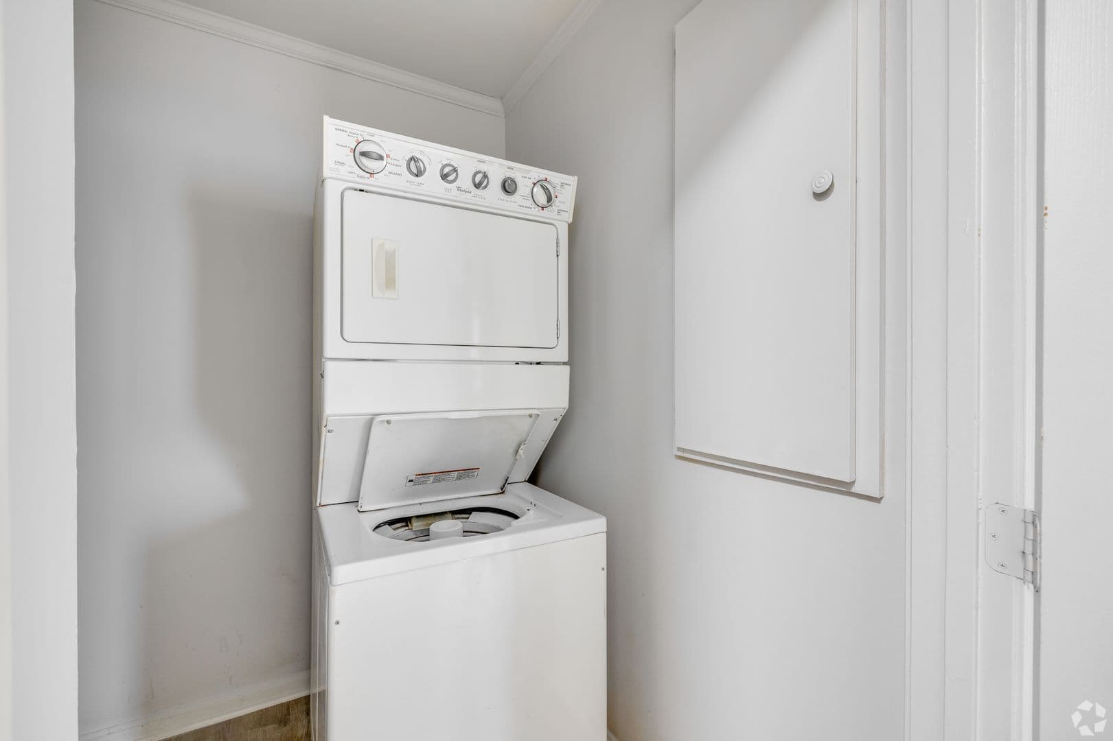 Greenwood Apartment: 101 Seachase Lane