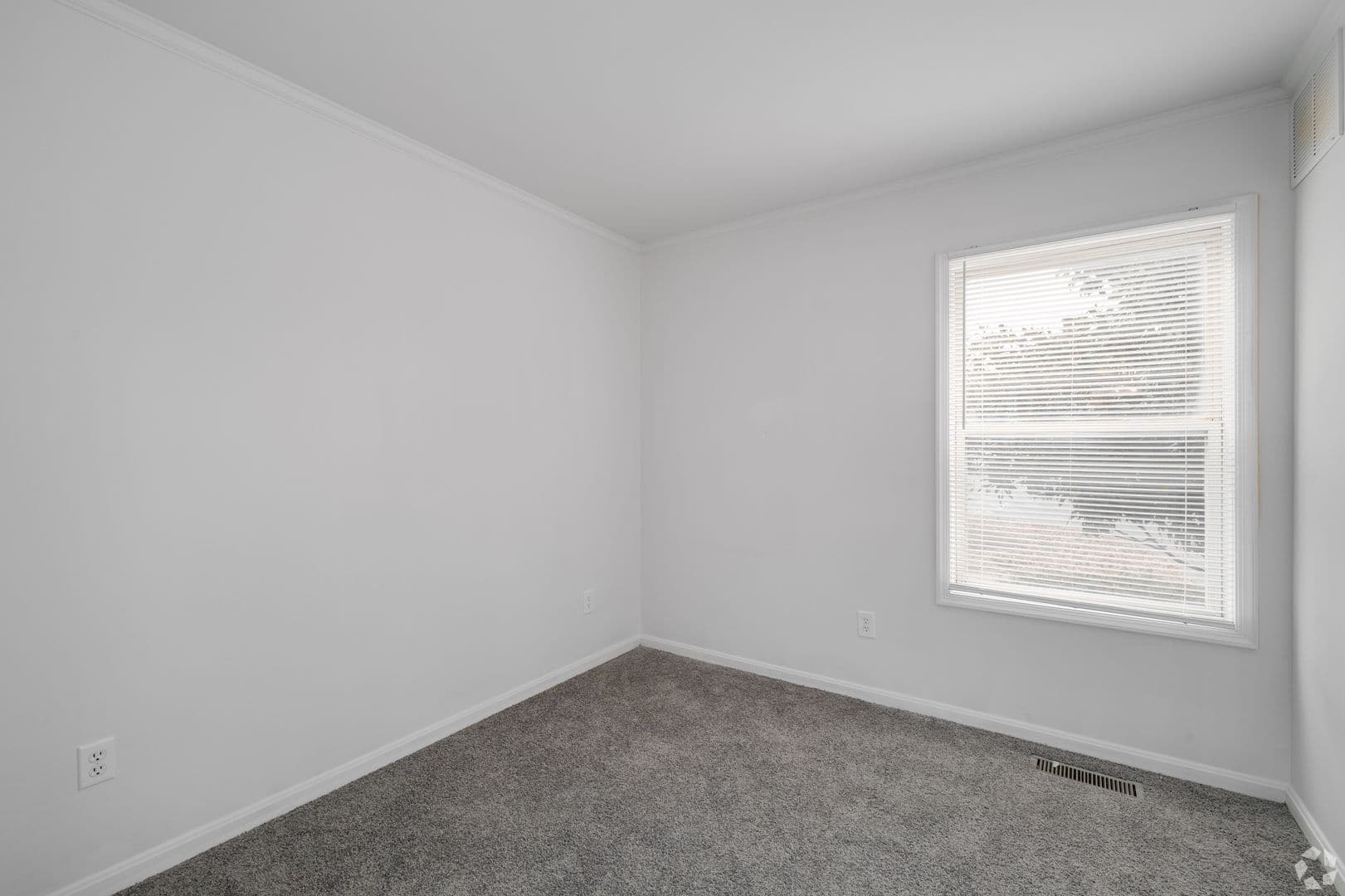 Greenwood Apartment: 101 Seachase Lane