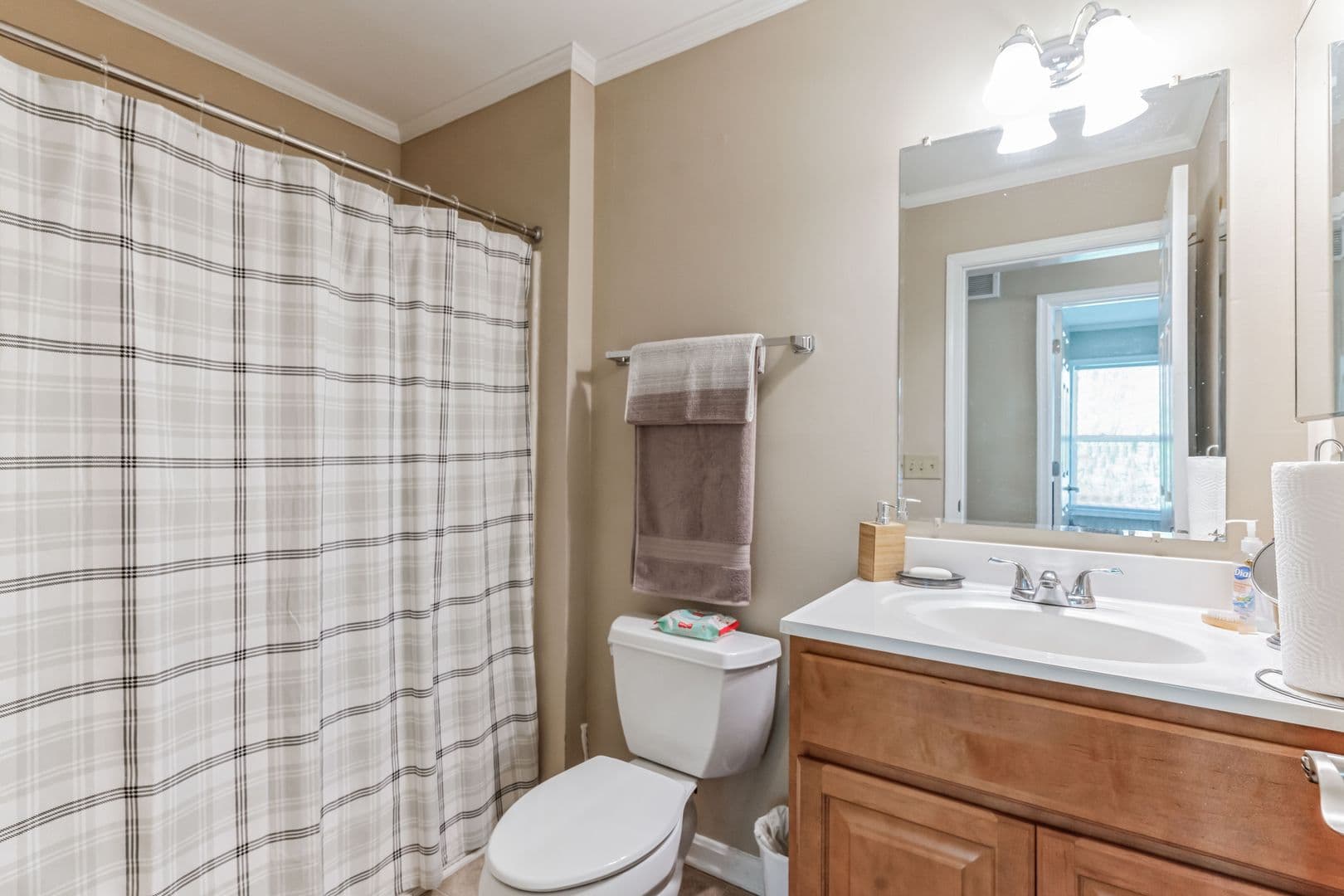 Greenwood Apartment: 101 Seachase Lane