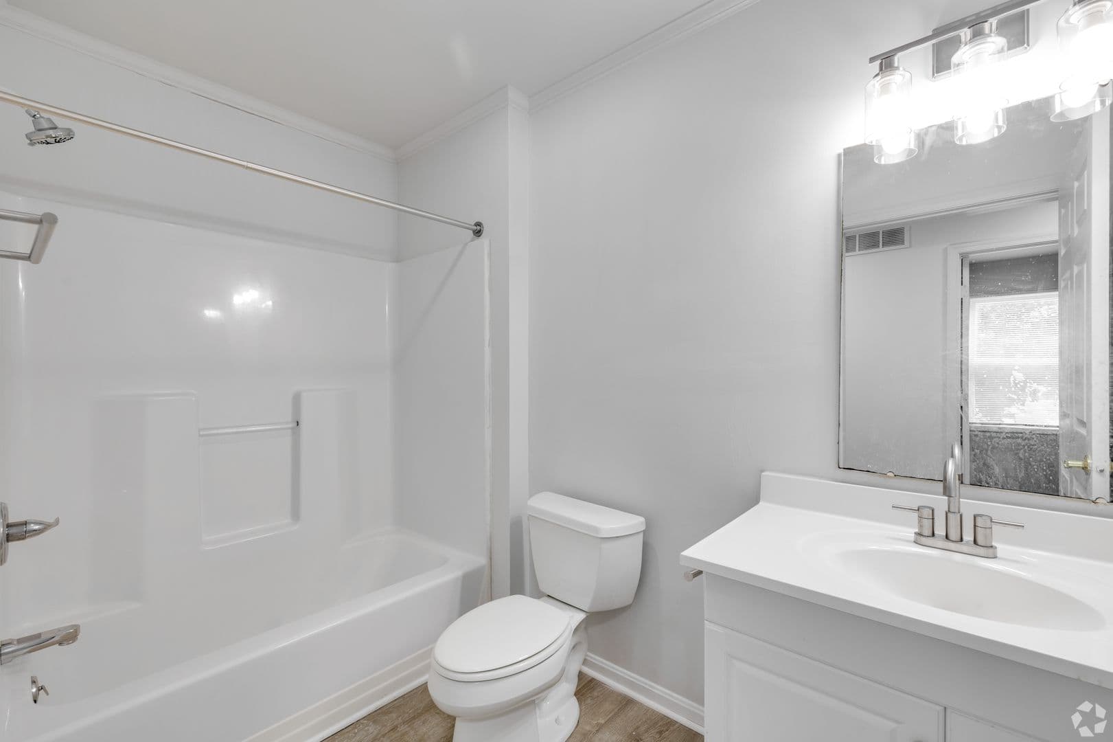 Greenwood Apartment: 101 Seachase Lane