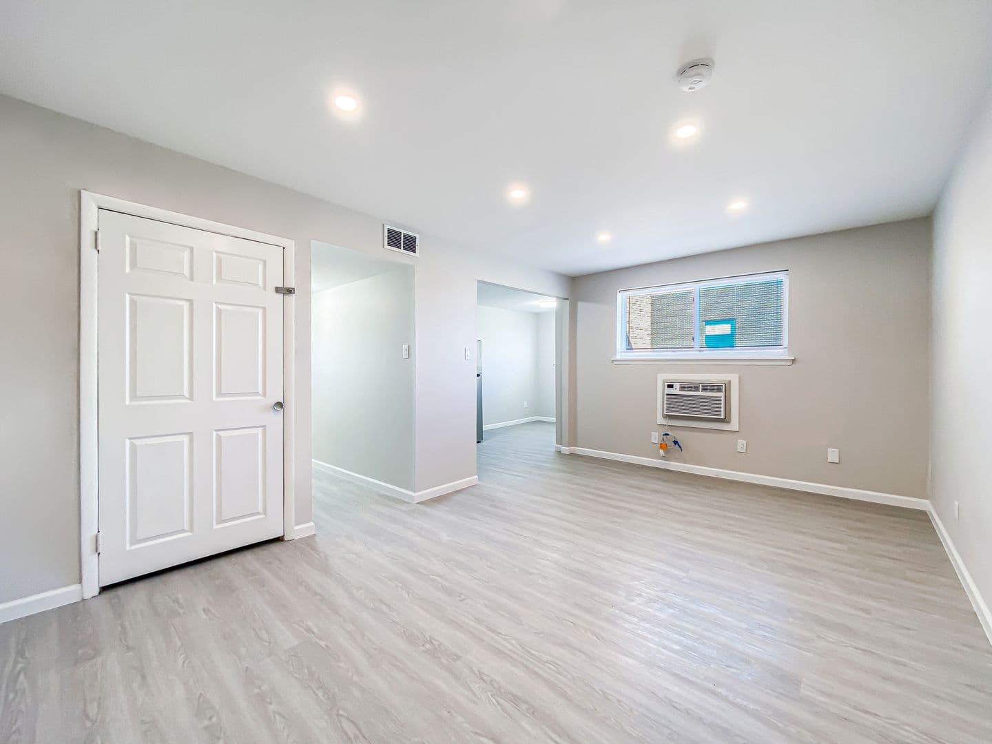 Philadelphia Apartment: 9400-9414 Roosevelt Blvd.