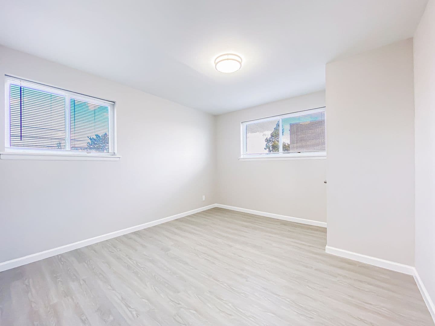 Philadelphia Apartment: 9400-9414 Roosevelt Blvd.