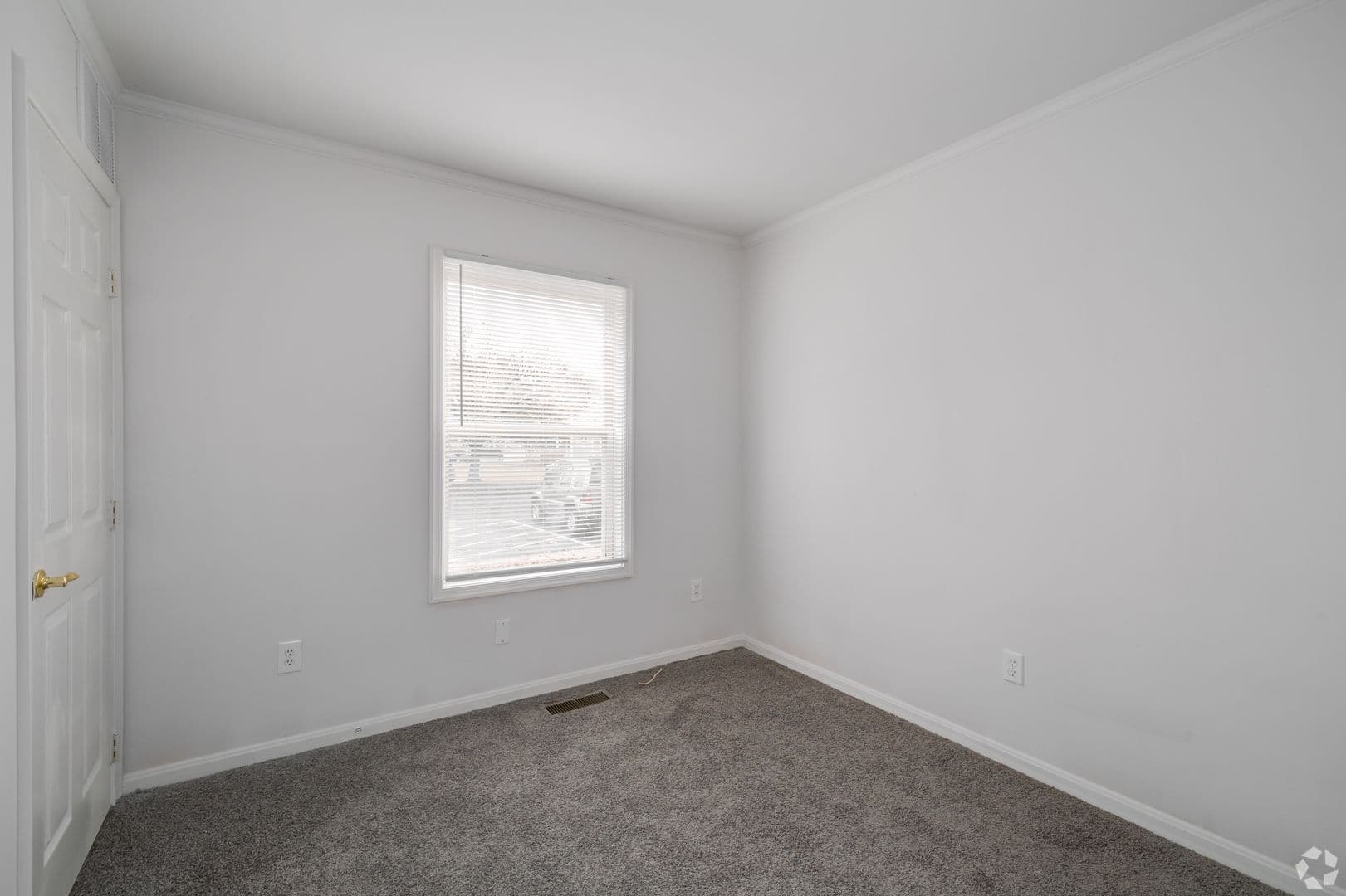 Greenwood Apartment: 101 Seachase Lane