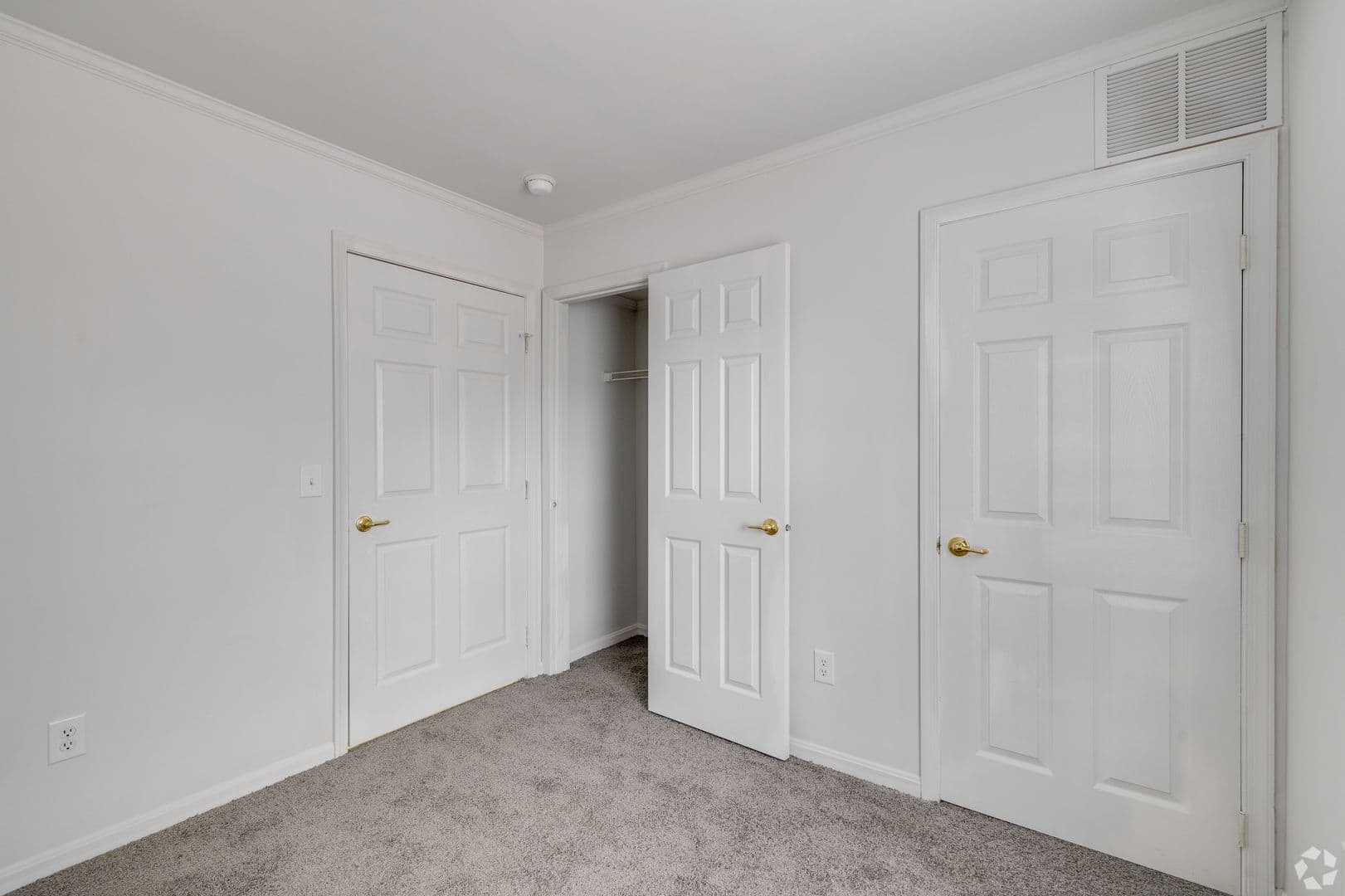 Greenwood Apartment: 101 Seachase Lane