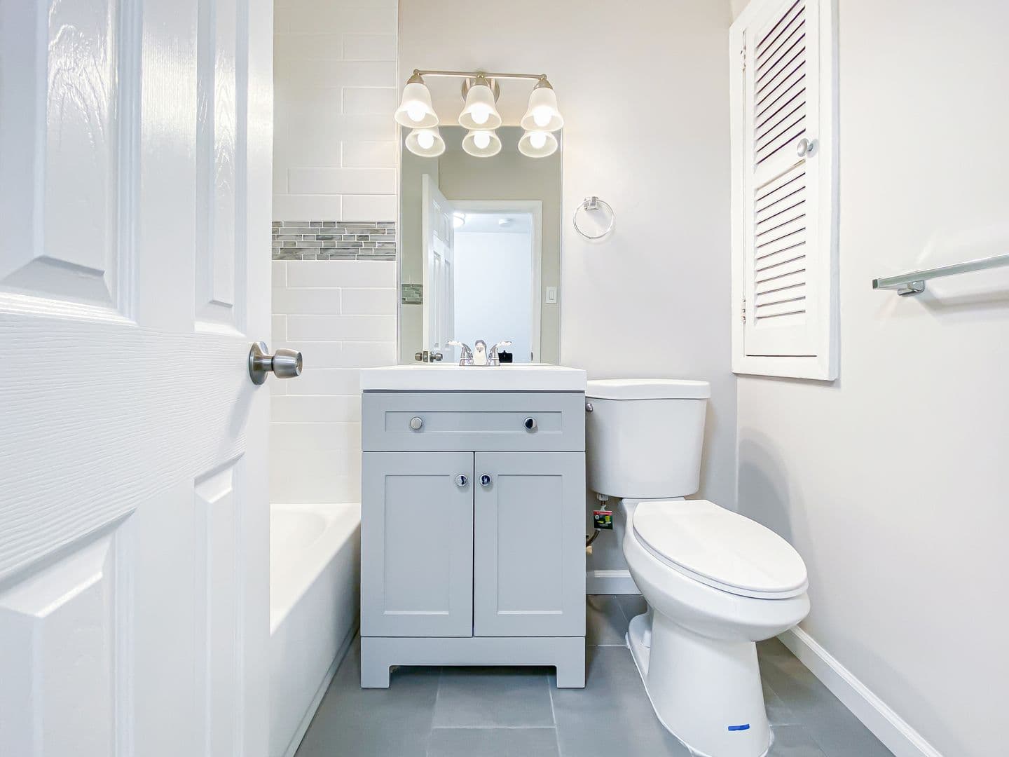 Philadelphia Apartment: 9400-9414 Roosevelt Blvd.
