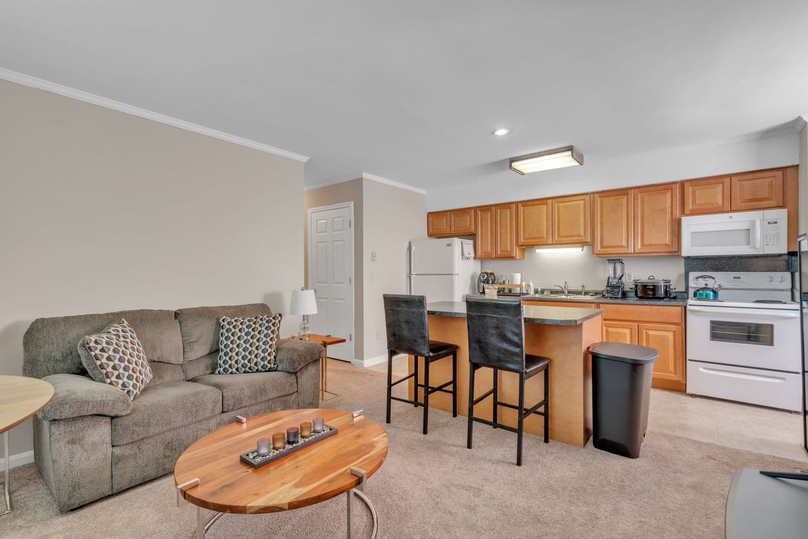 Greenwood Apartment: 101 Seachase Lane