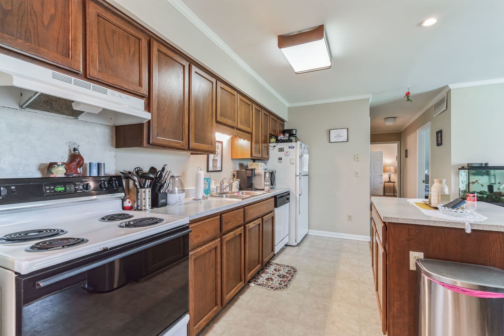 Greenwood Apartment: 101 Seachase Lane