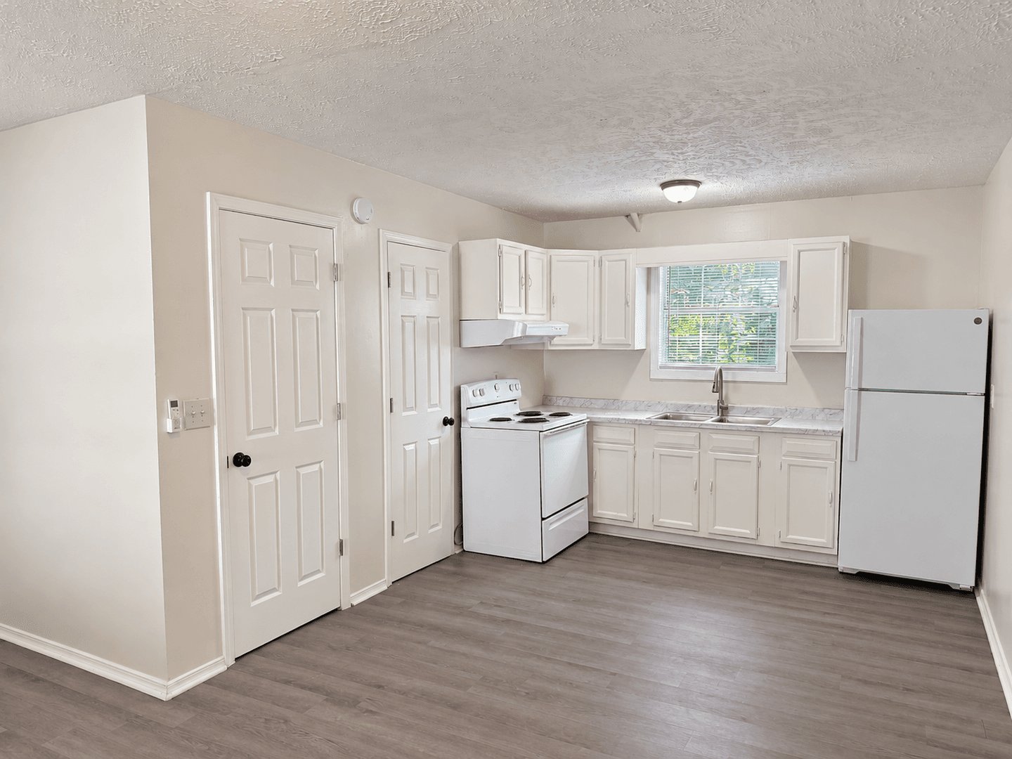 London Apartment: 229 Sowder Lane