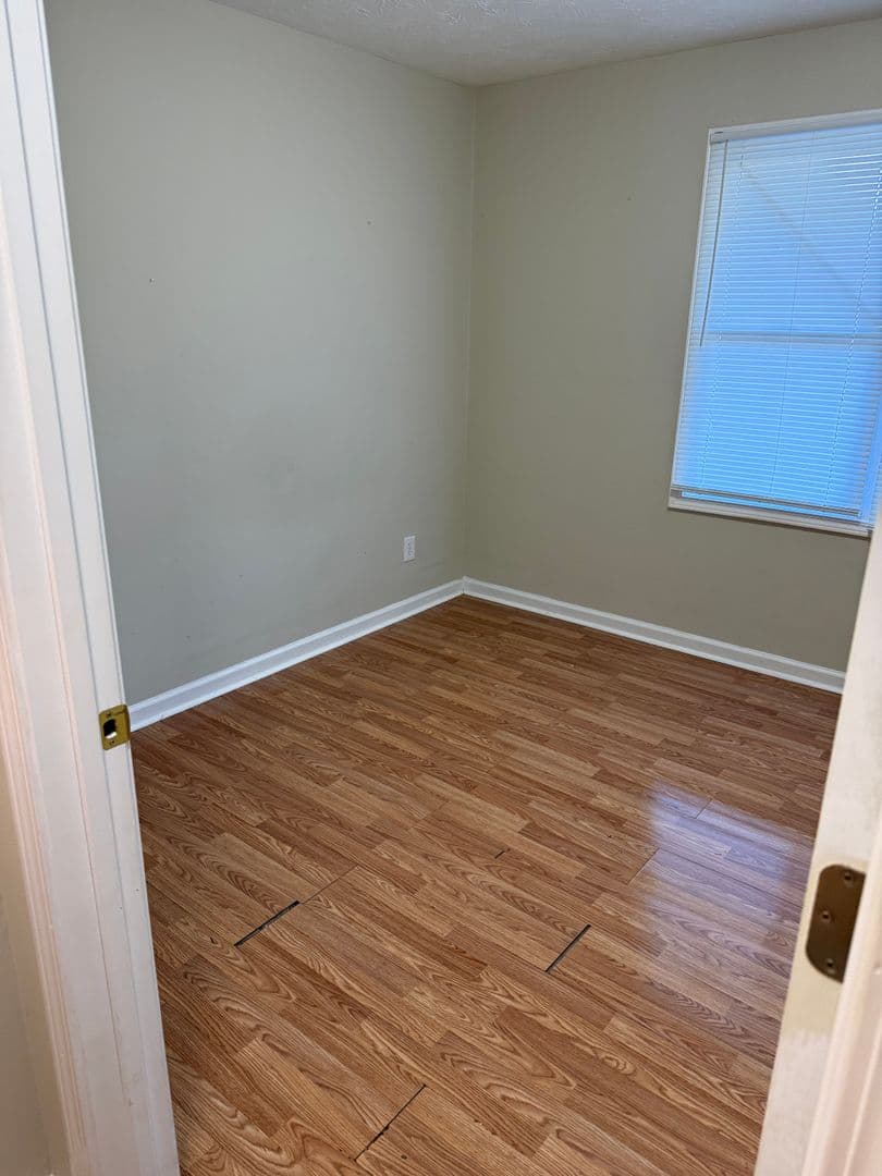 Hazard Apartment: 215 Weslee Way
