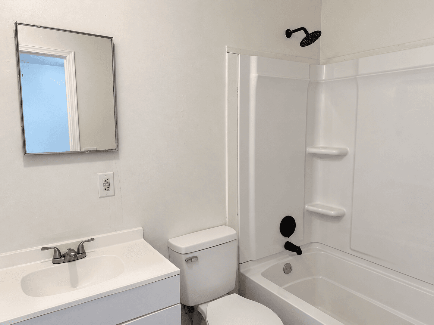 London Apartment: 229 Sowder Lane