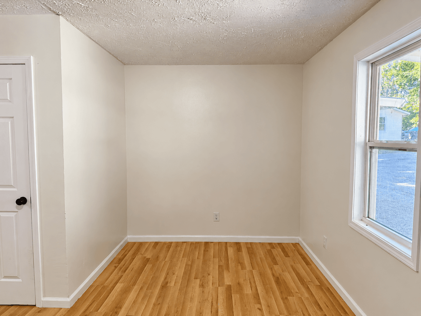 London Apartment: 229 Sowder Lane