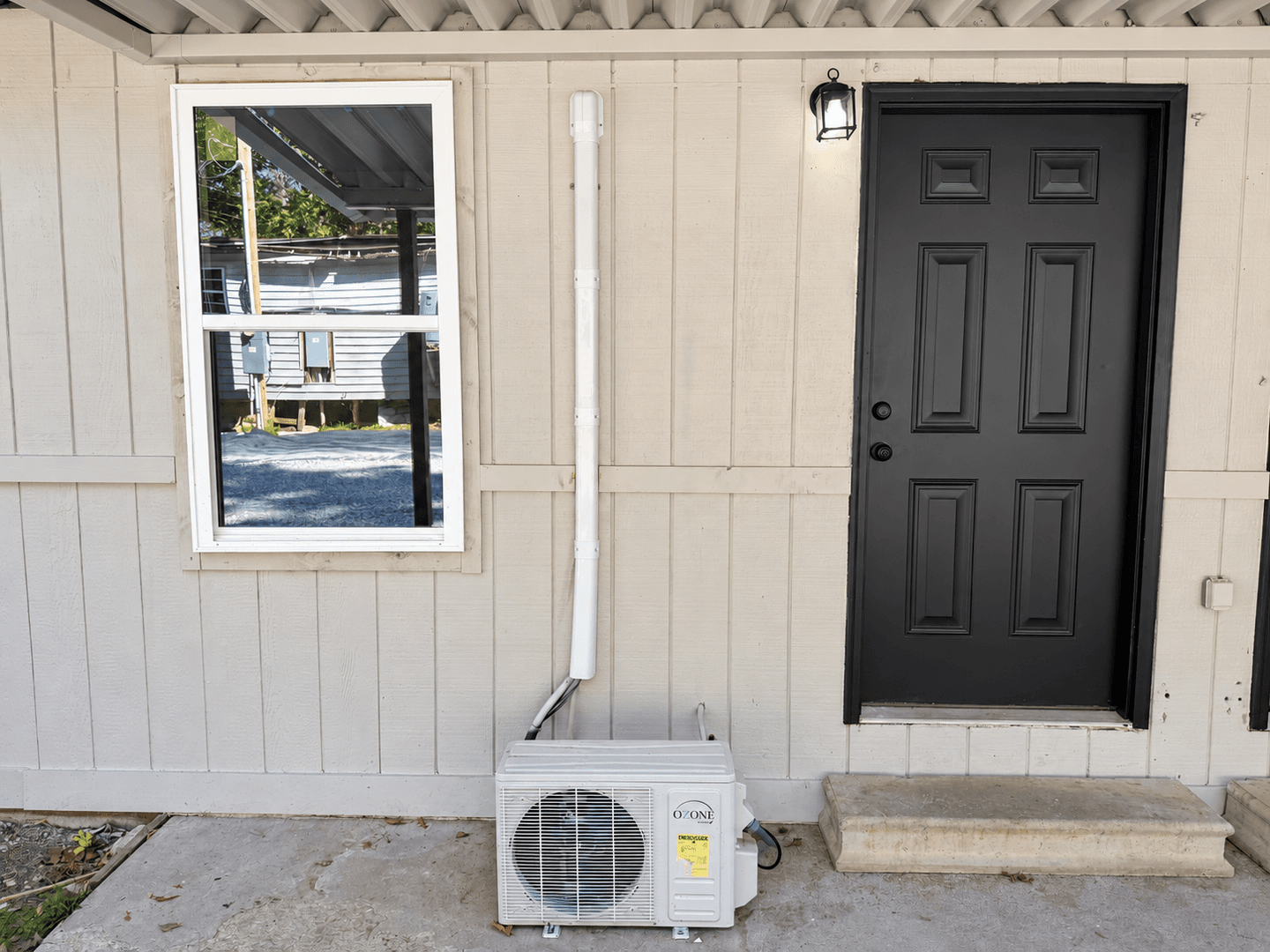 London Apartment: 229 Sowder Lane