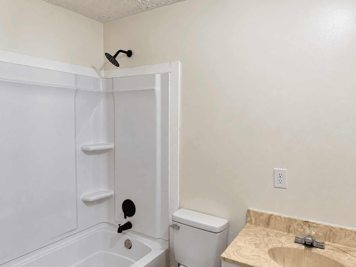 London Apartment: 229 Sowder Lane