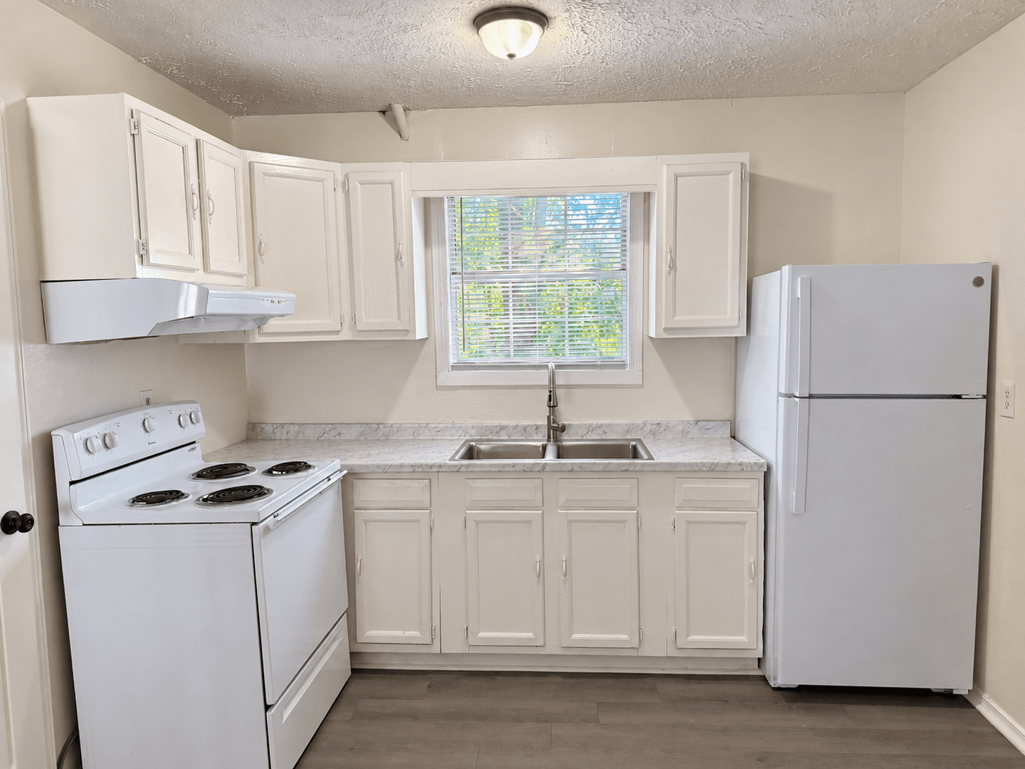 London Apartment: 229 Sowder Lane