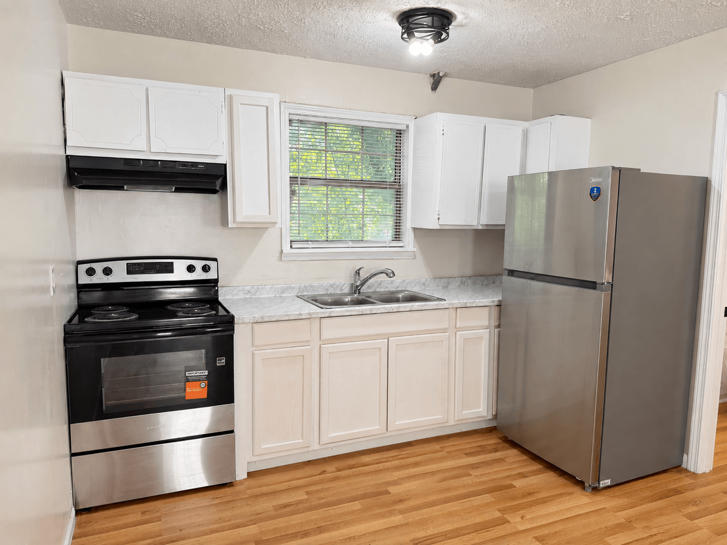 London Apartment: 229 Sowder Lane