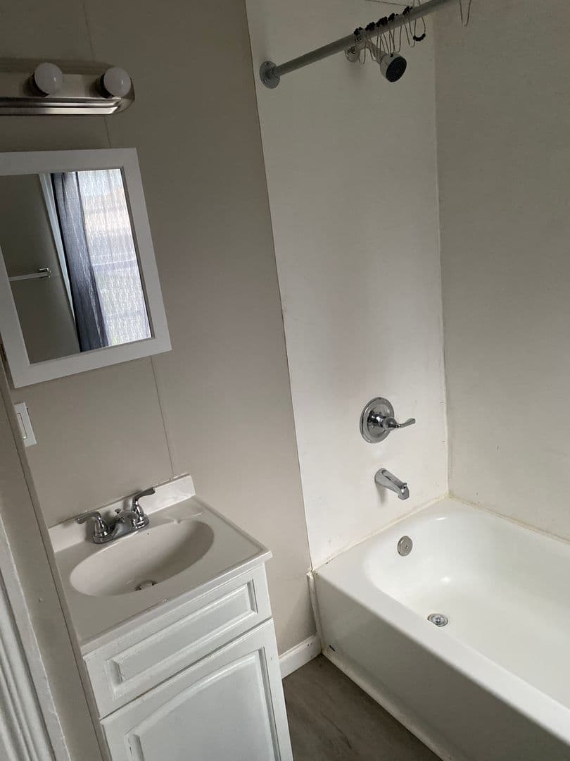 Olyphant Apartment: 215 Mary Street