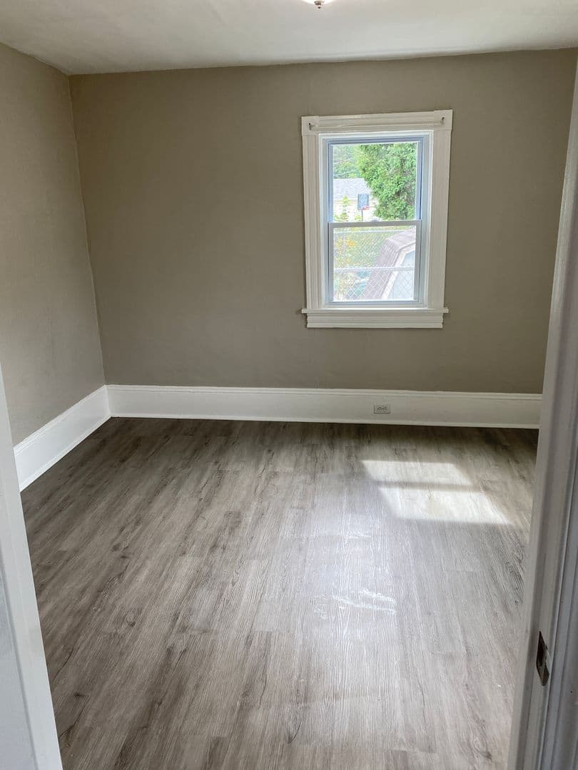Olyphant Apartment: 215 Mary Street