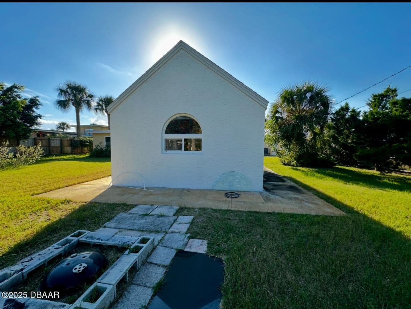 Daytona Beach House: 1104 Jacaranda Ave