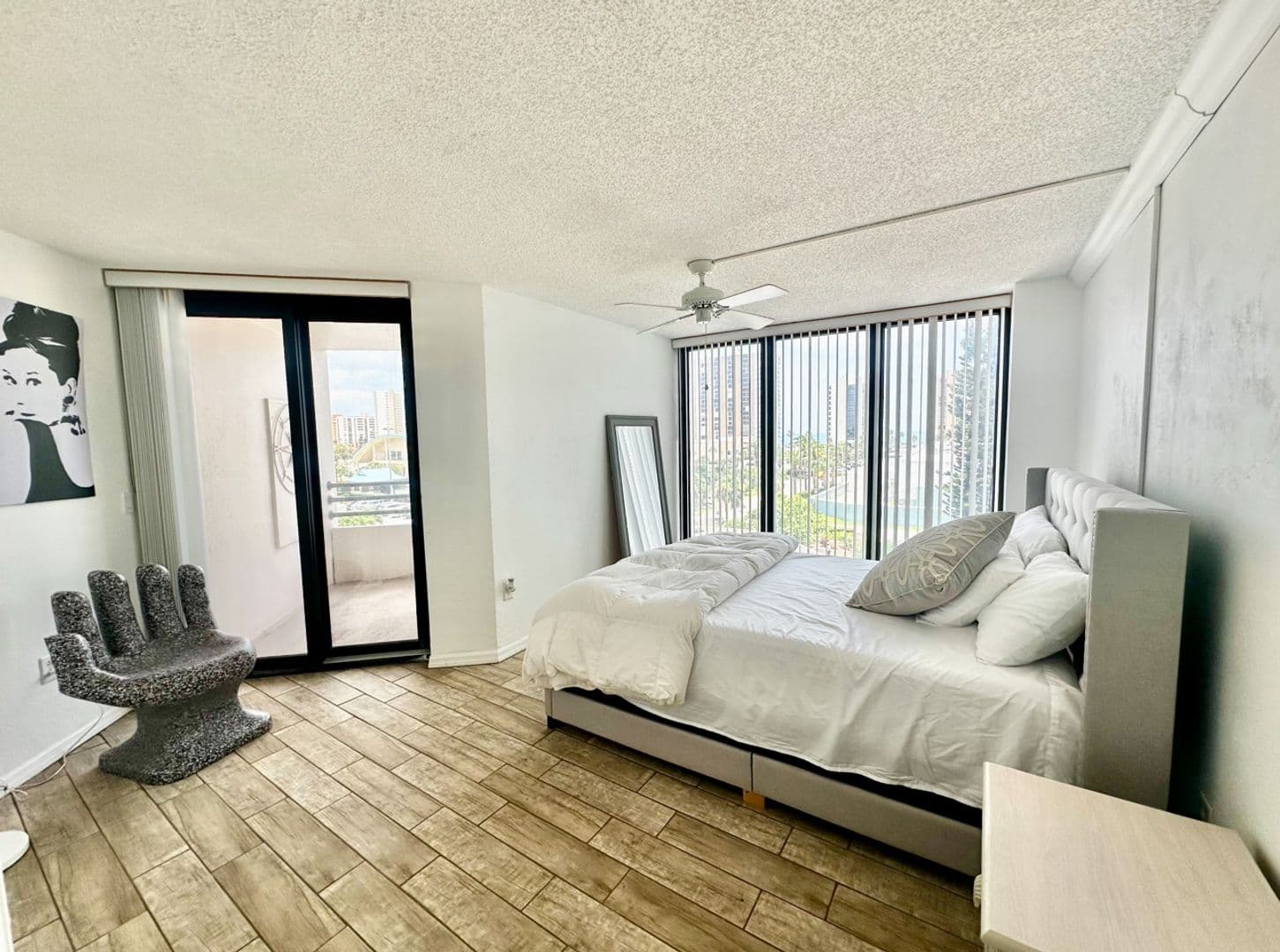 Daytona Beach House: 1 Oceans West Blvd