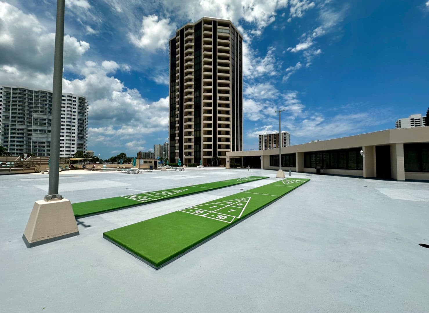 Daytona Beach House: 1 Oceans West Blvd