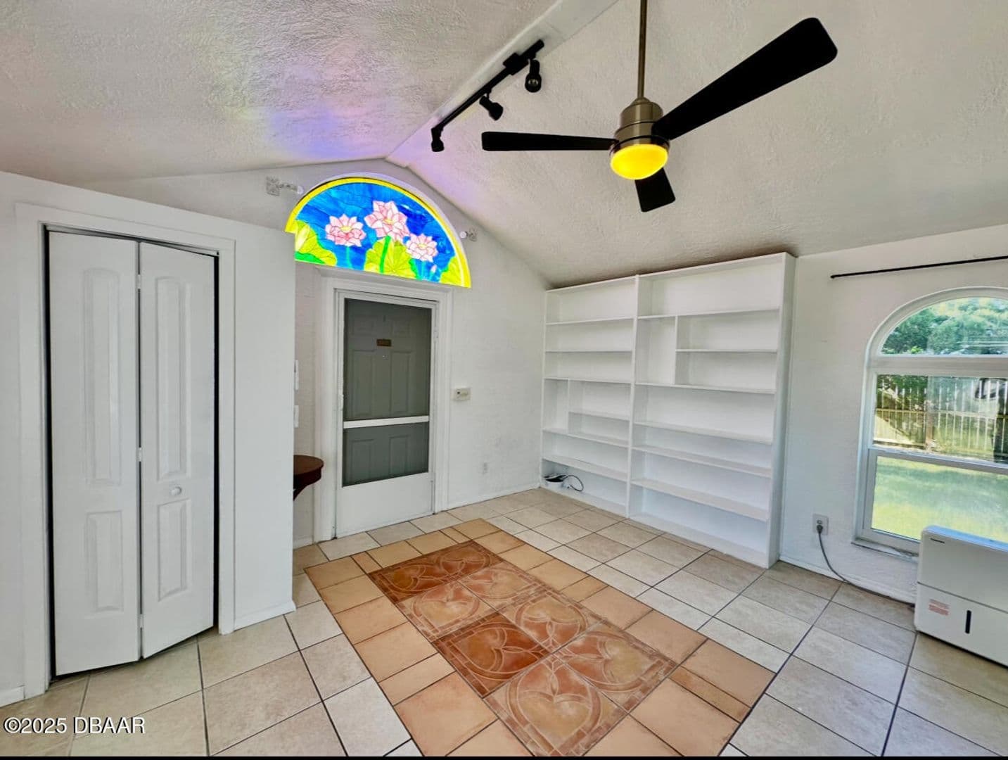 Daytona Beach House: 1104 Jacaranda Ave