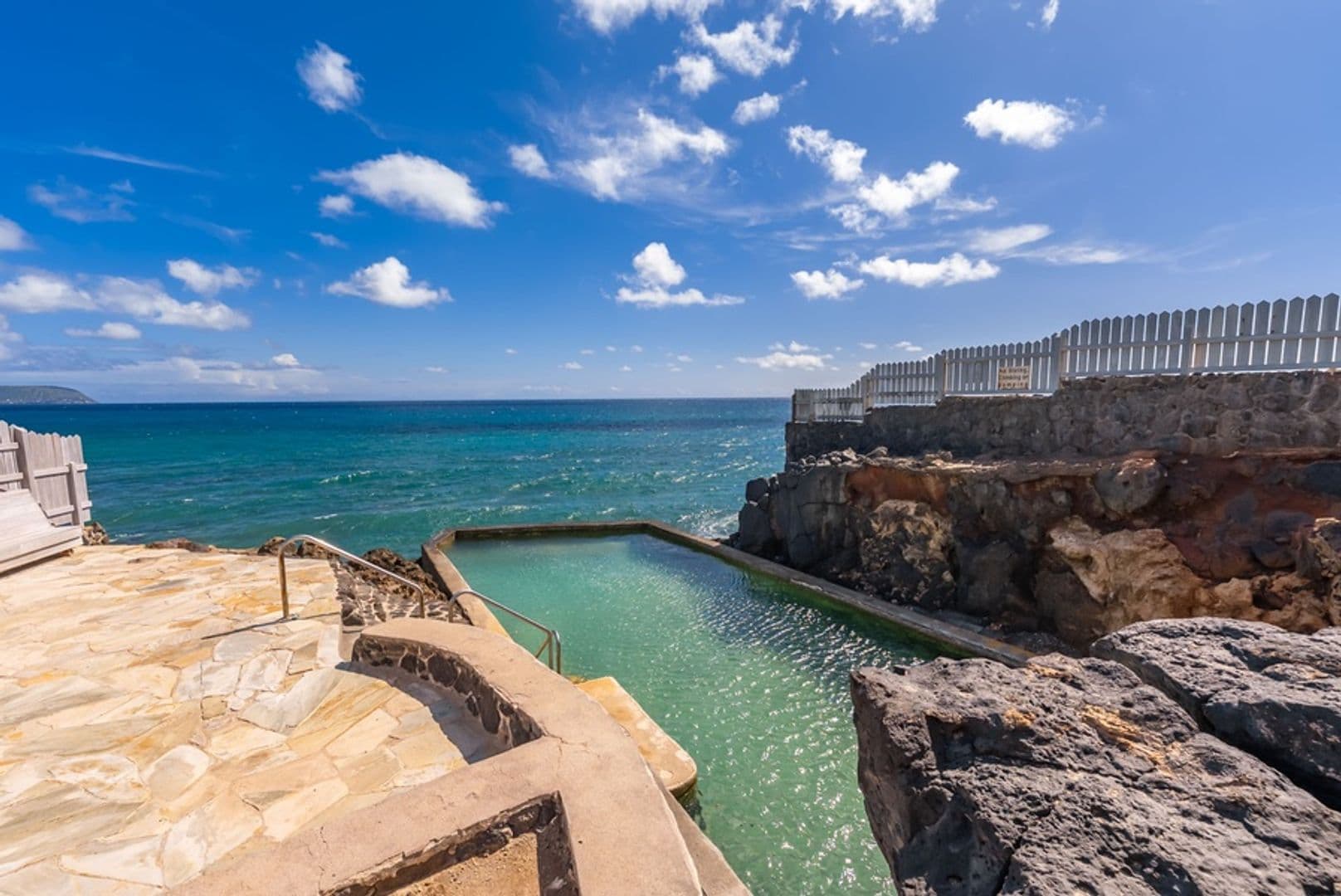 Honolulu House: 4157 Black Point Road