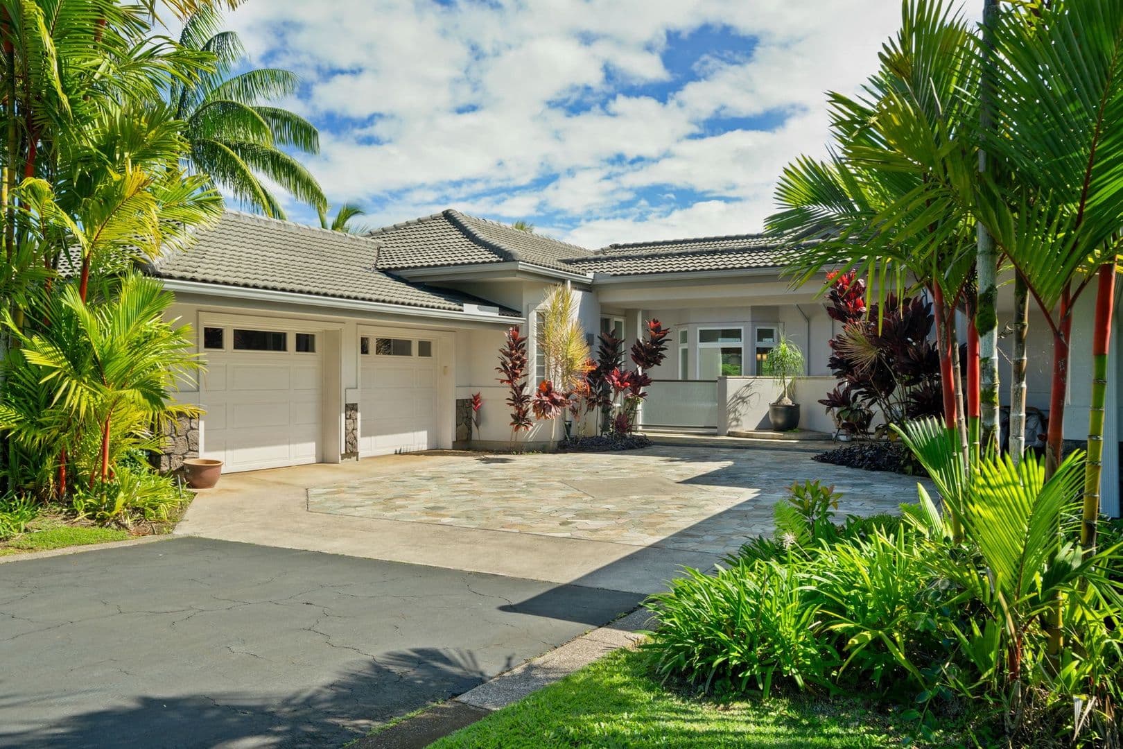 Princeville House: 4100 Queen Emma's Drive