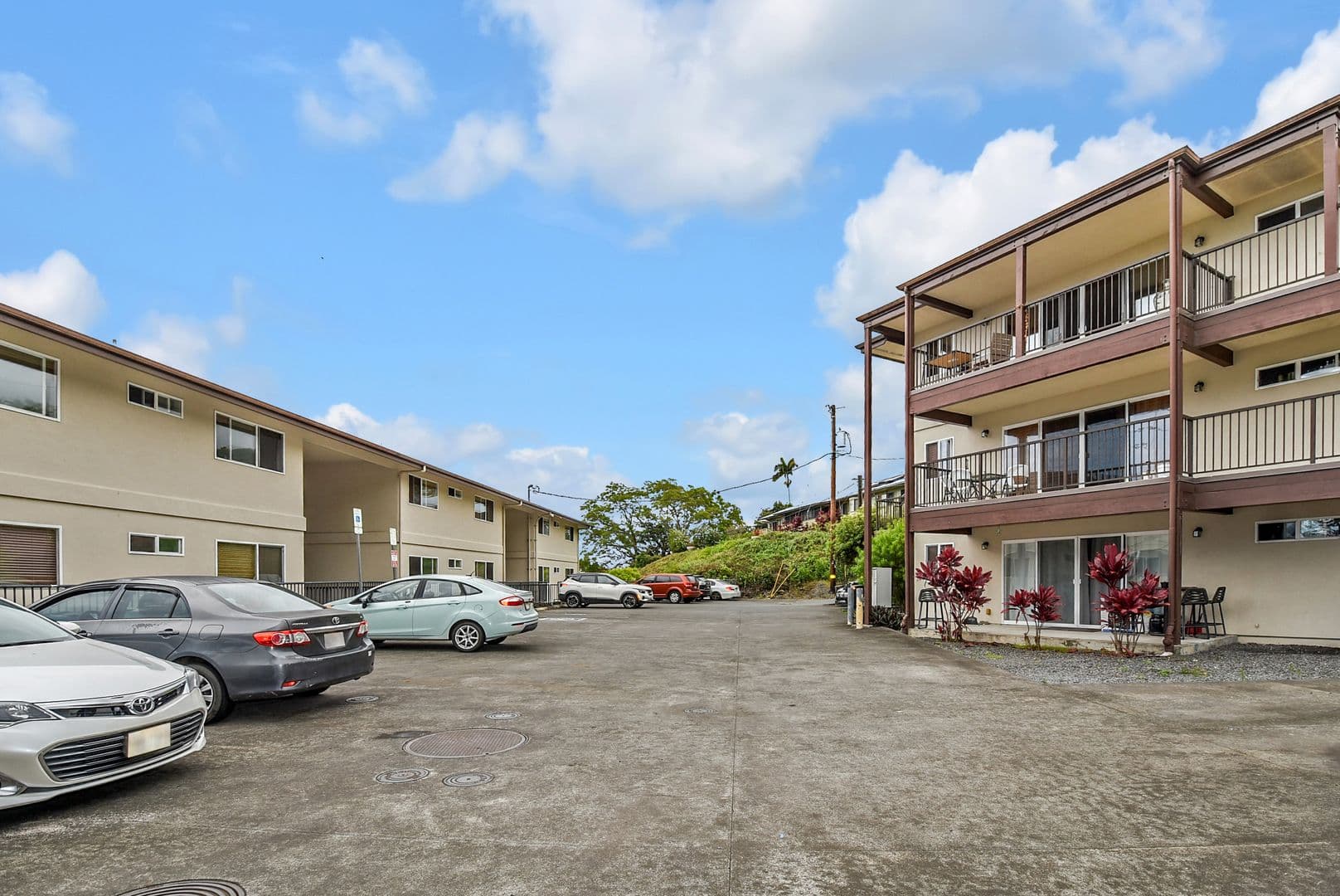 Captain Cook Apartment: 81-6229 Hind Rd