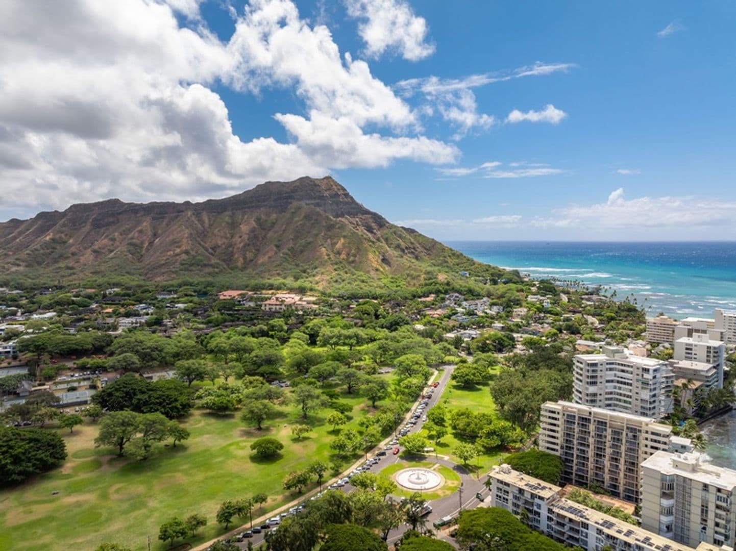 Honolulu House: 2895 Kalakaua Avenue