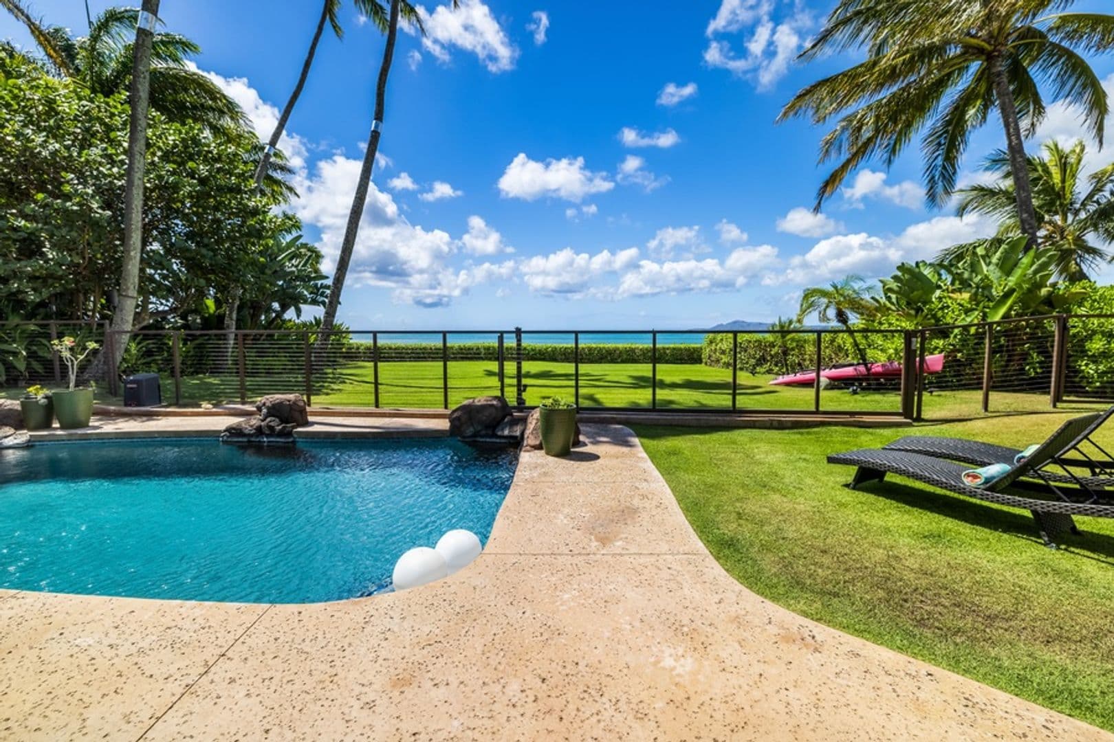 Honolulu House: 201 Portlock Road