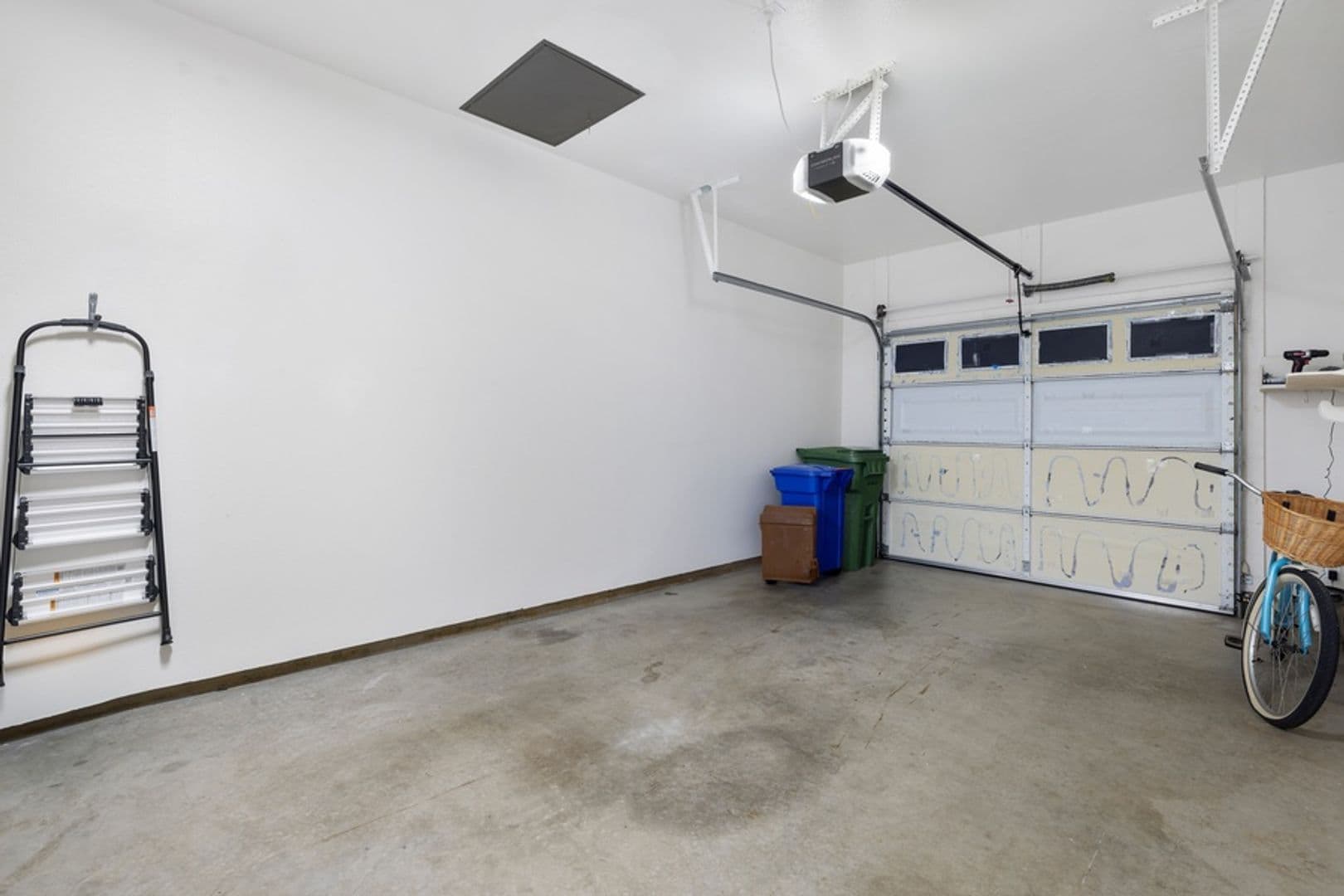 Kapolei House: 92-1498 Aliinui Drive