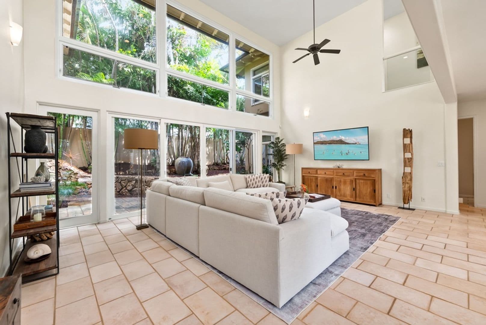Honolulu House: 224C Kulamanu Pl