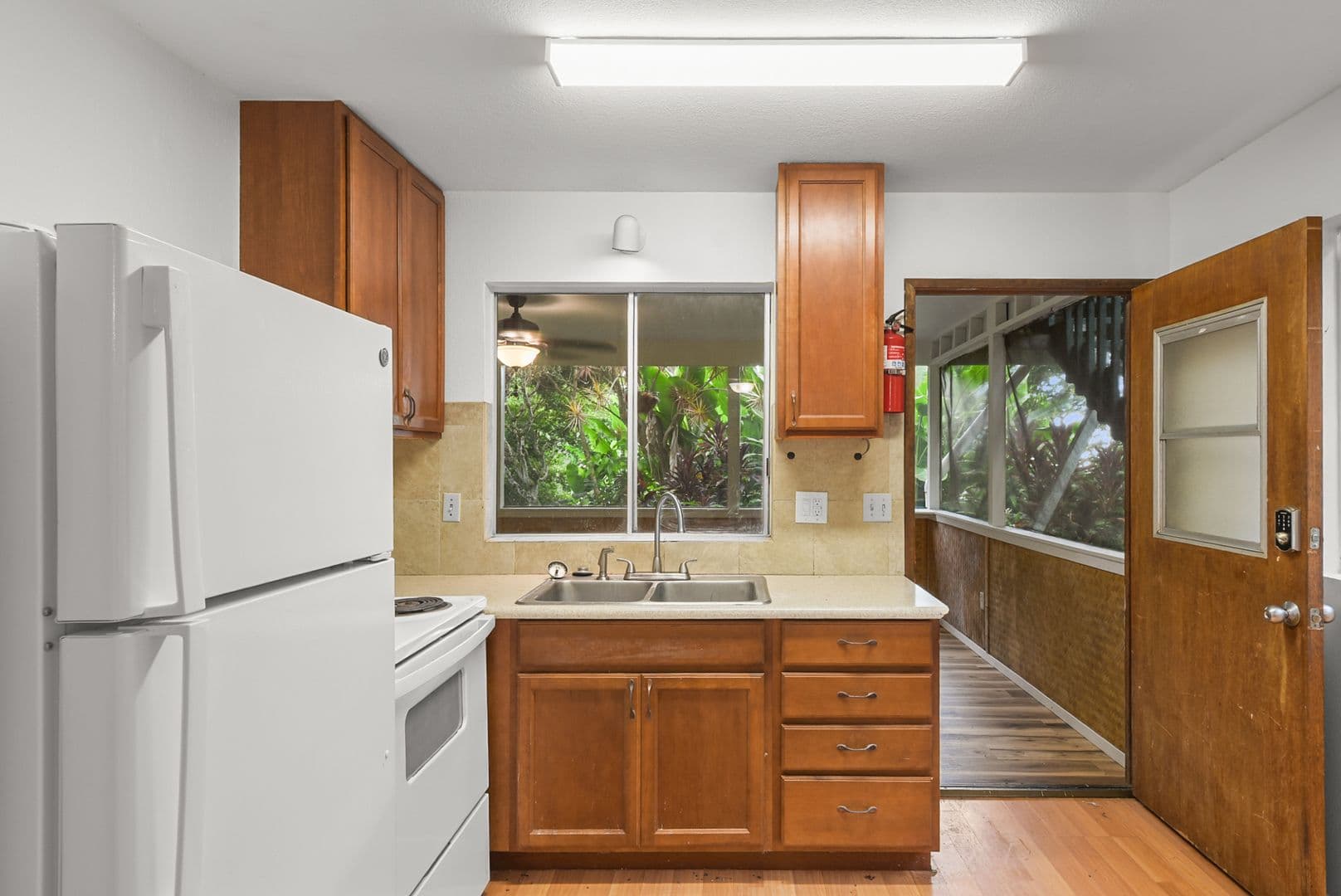 Kealakekua Apartment: 79-973 Kealaola Rd