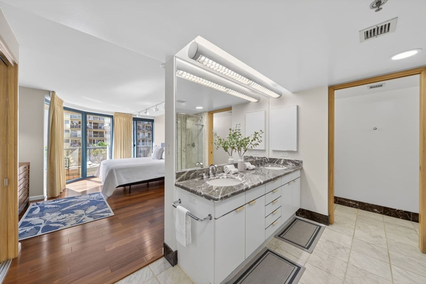 Honolulu House: 1888 Kalakaua Avenue