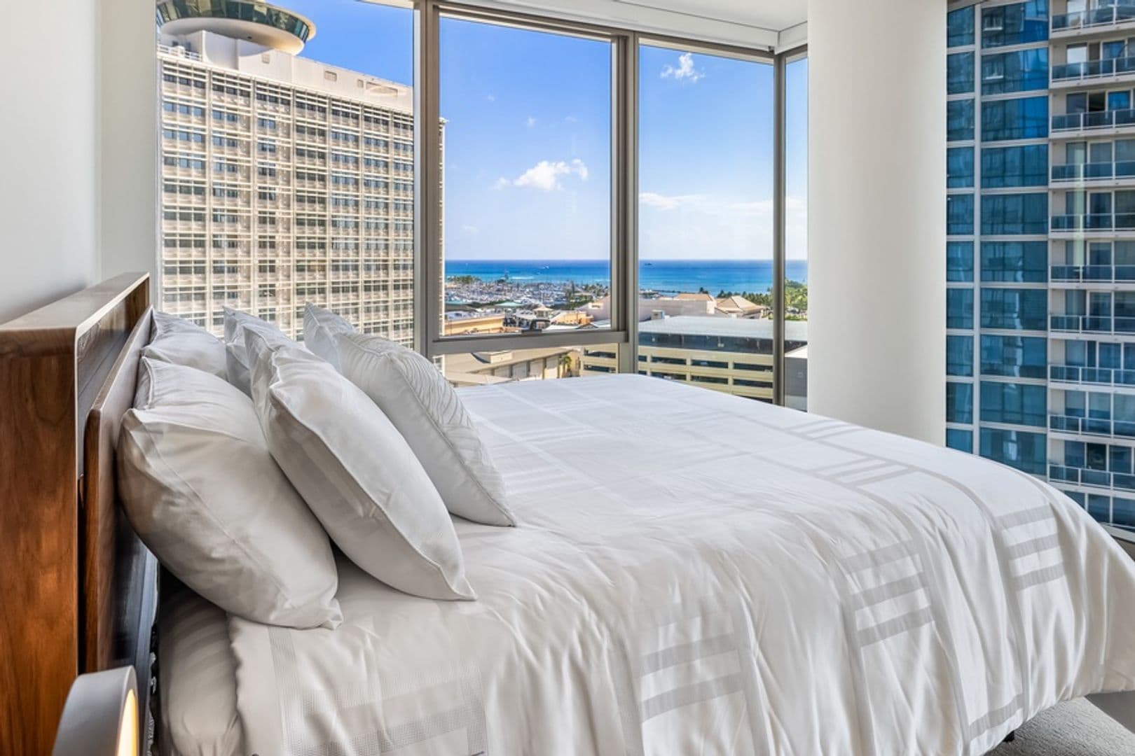 Honolulu Condo: 1388 Kapiolani Boulevard