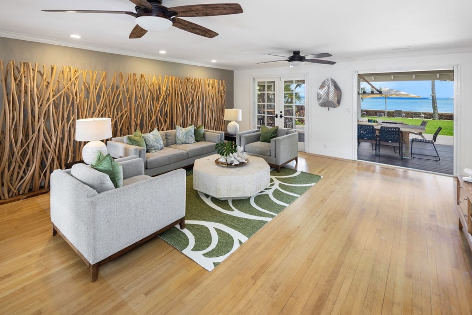 Honolulu House: 5687 Kalanianaole