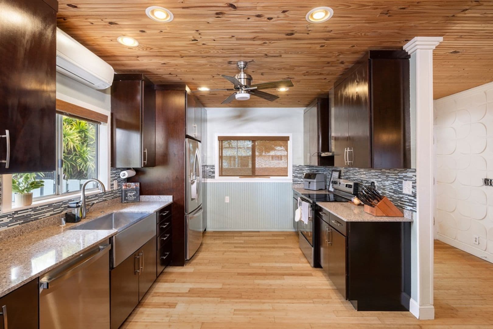 Kapolei House: 92-321 Hookili Pl