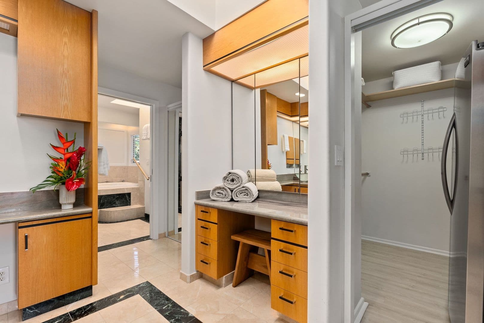 Honolulu House: 5005 Kalanianaole Highway