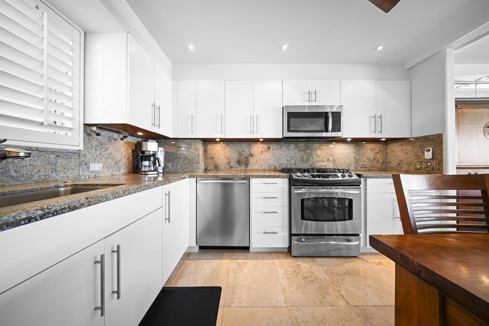 Honolulu House: 2895 Kalakaua Ave