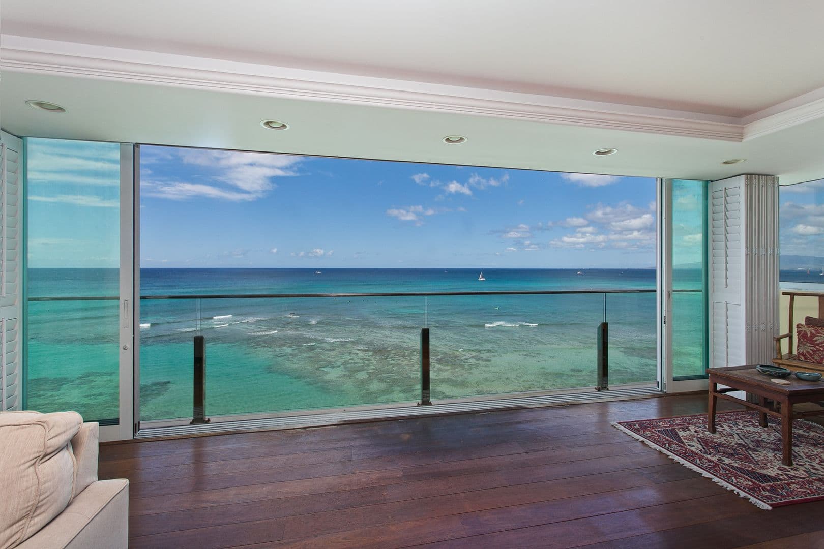 Honolulu Condo: 3065 Kalakaua Ave #8