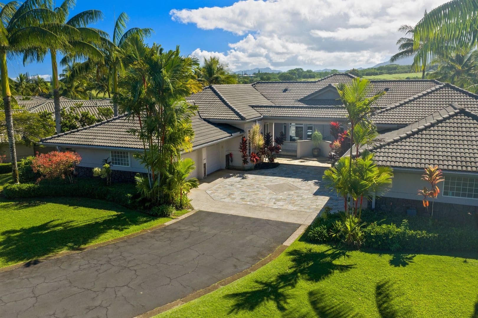 Princeville House: 4100 Queen Emma's Drive