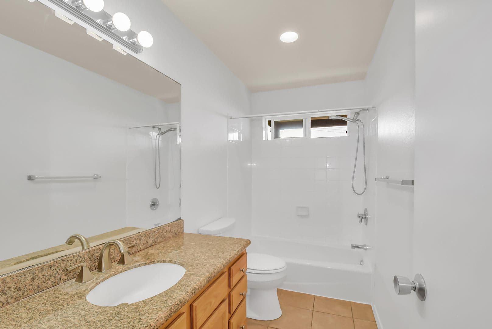 Captain Cook Apartment: 81-6229 Hind Rd