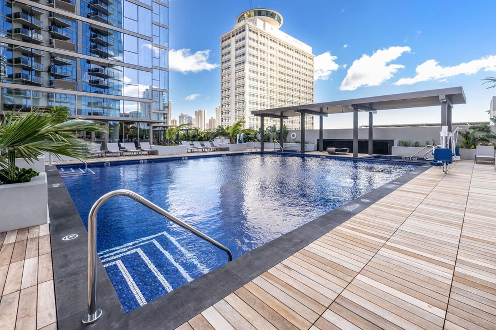 Honolulu Condo: 1388 Kapiolani Boulevard