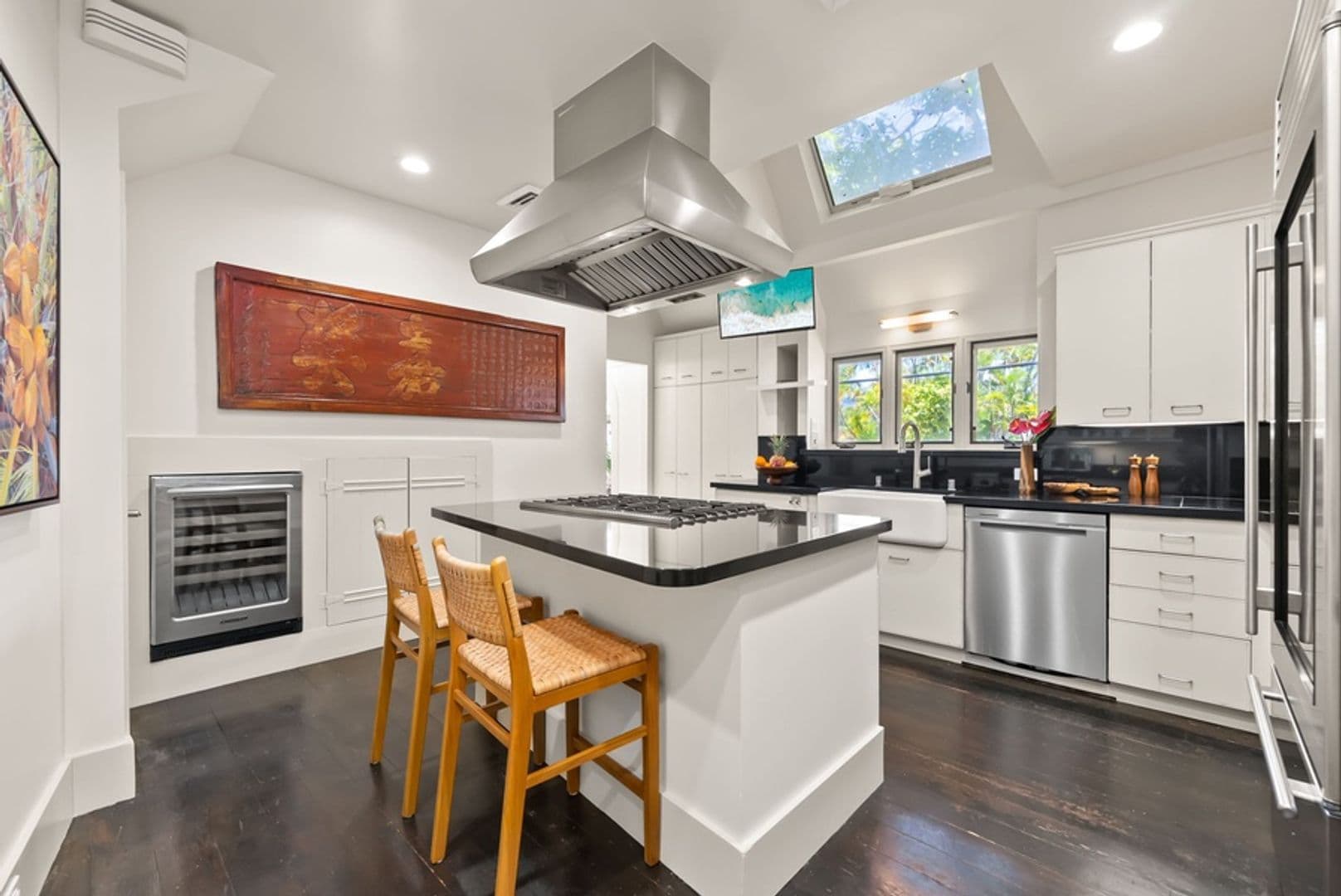Honolulu House: 4584 Kahala Avenue