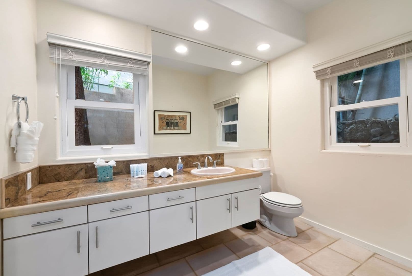 Honolulu House: 224C Kulamanu Pl