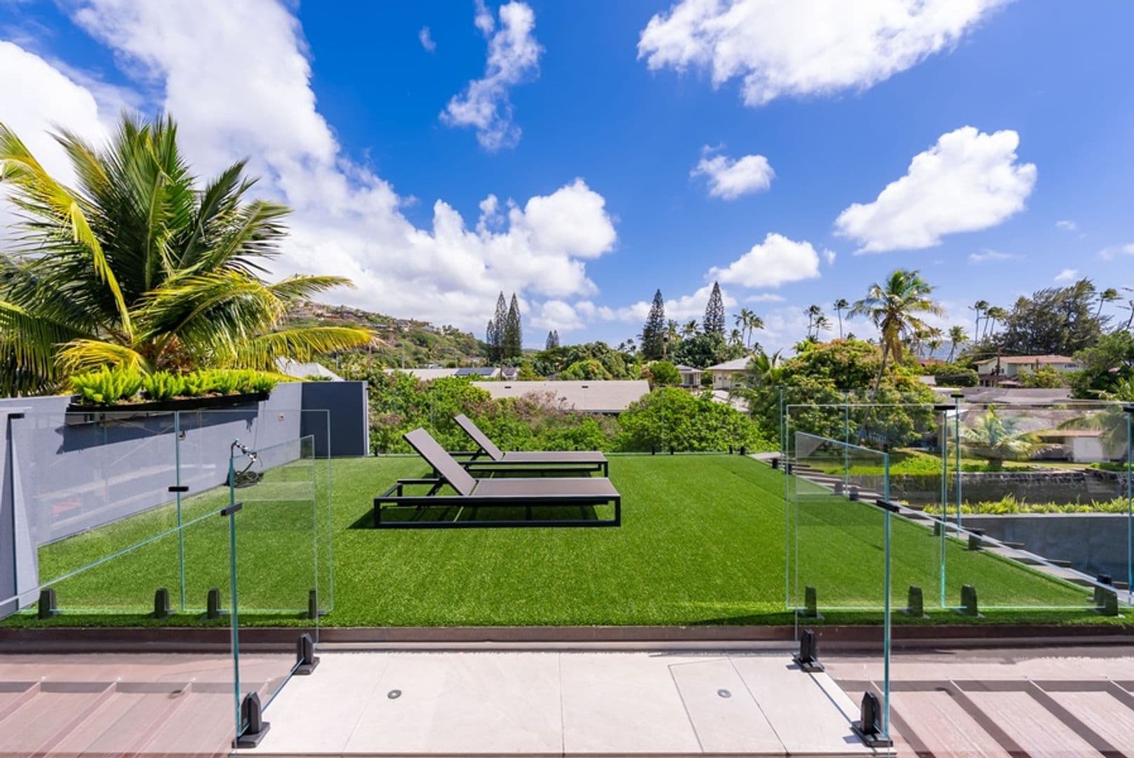 Honolulu House: 5295 Kalanianaole Hwy