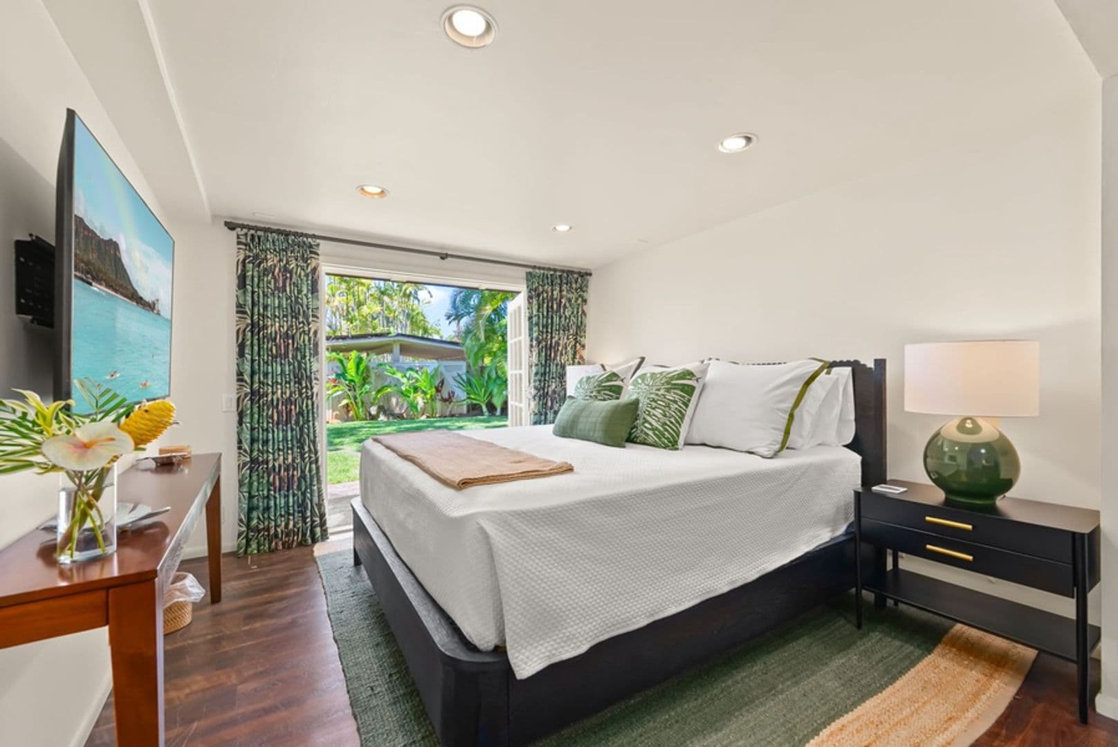 Honolulu House: 4584 Kahala Avenue
