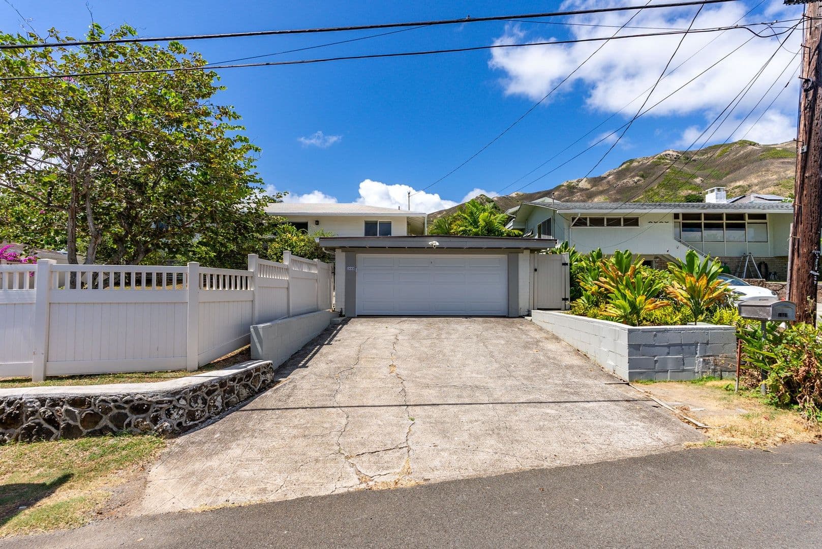 Kailua House: 1445 Mokolea Dr