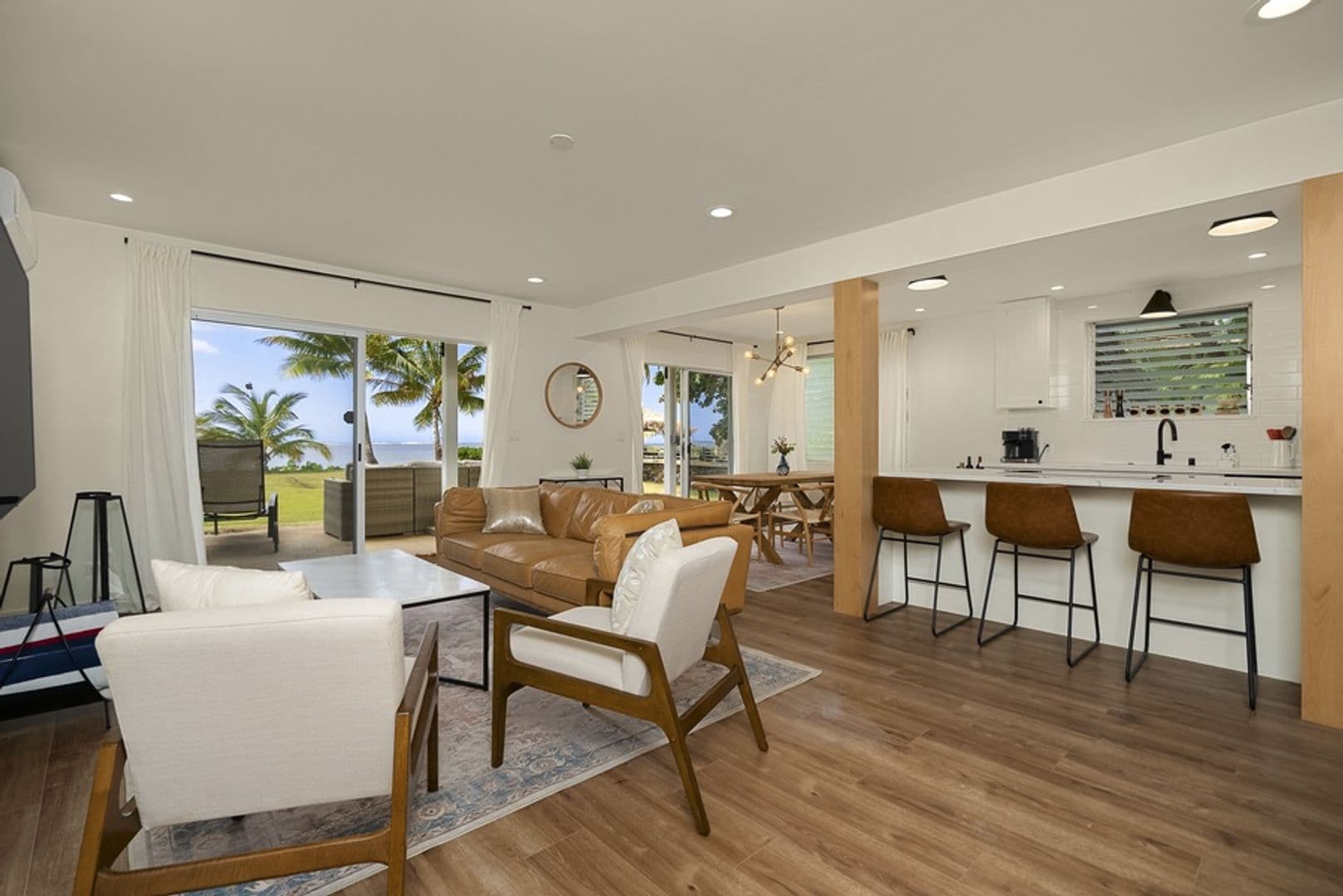 Honolulu House: 230 Paiko Drive